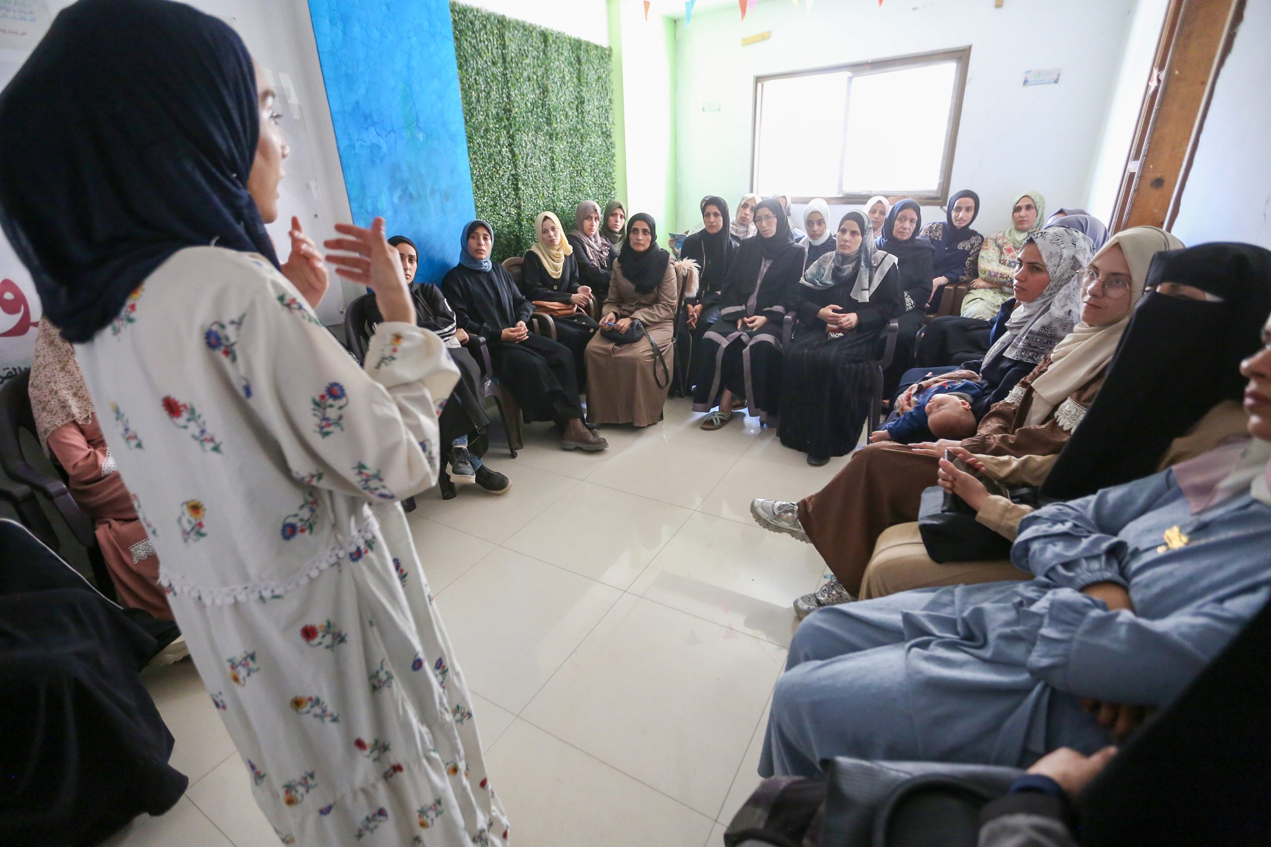  (CDMC) ينفذ ورشًا لتمكين الأهالي والطلبة من الأمان الرقمي والنفسي بعد الحرب