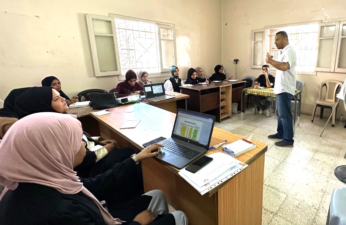 (CDMC) يُطلق تدريب الكتابة الحقوقية الرقمية في دير البلح ضمن أنشطة مشروعه الحقوقي