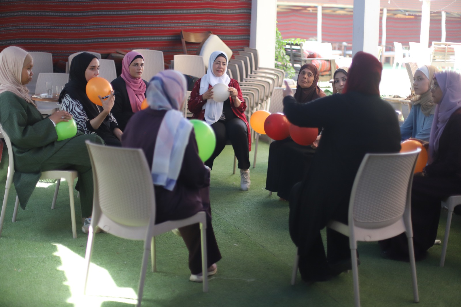 "الإعلام المجتمعي" ينظم يومًا ترفيهيًا لدعم موظفيه نفسيًا في ظل الضغوط الميدانية بغزة