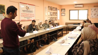 صورة الإعلام المجتمعي يطلق برنامج “توجيه الصحفيين/ات حول التغطية الحساسة للنزاعات وتعزيز رسائل العدالة والسلام” في غزة