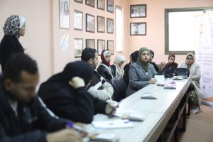 الإعلام المجتمعي ينظم جلسة حوارية حول دور المرأة في إعادة الإعمار في غزة