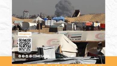 صورة داخل الخيام والفصول المغلقة.. تلوث الهواء يفاقم معاناة النازحين في غزة