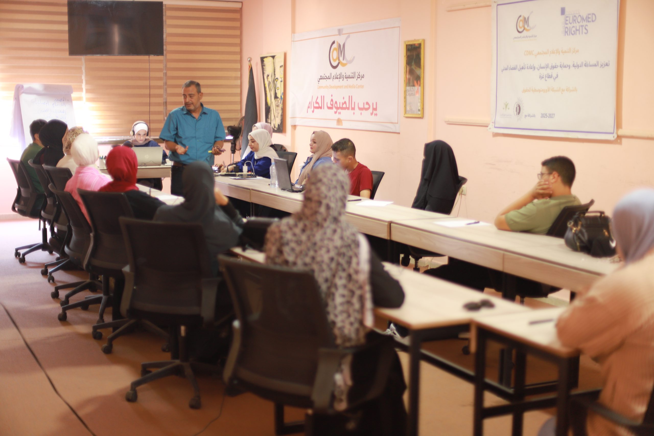 الإعلام المجتمعي يعزز مهارة الصحافيين بكتابة القصة الصحفية
