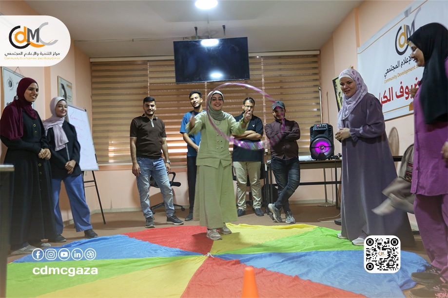 مركز التنمية والإعلام المجتمعي ينفّذ ورشة تفاعلية لتعزيز قدرات الشباب وتحفيز المبادرات المجتمعية ضمن مبادرة "نبض غزة"
